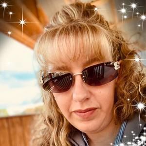 Meet your Posher, Leigh